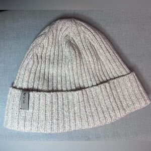 Elegant Oatmeal Knit Beanie